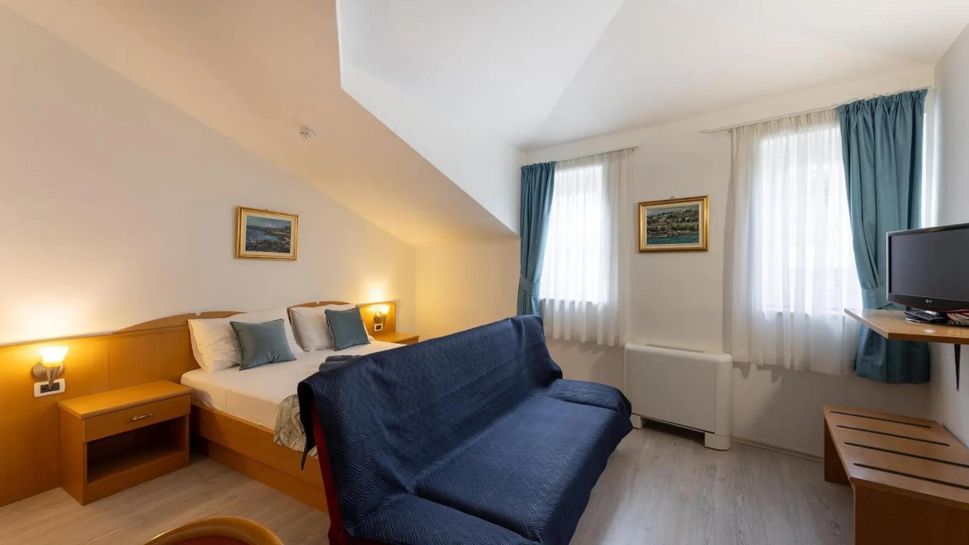 Villa Fontana Trogir 0*,  Croácia