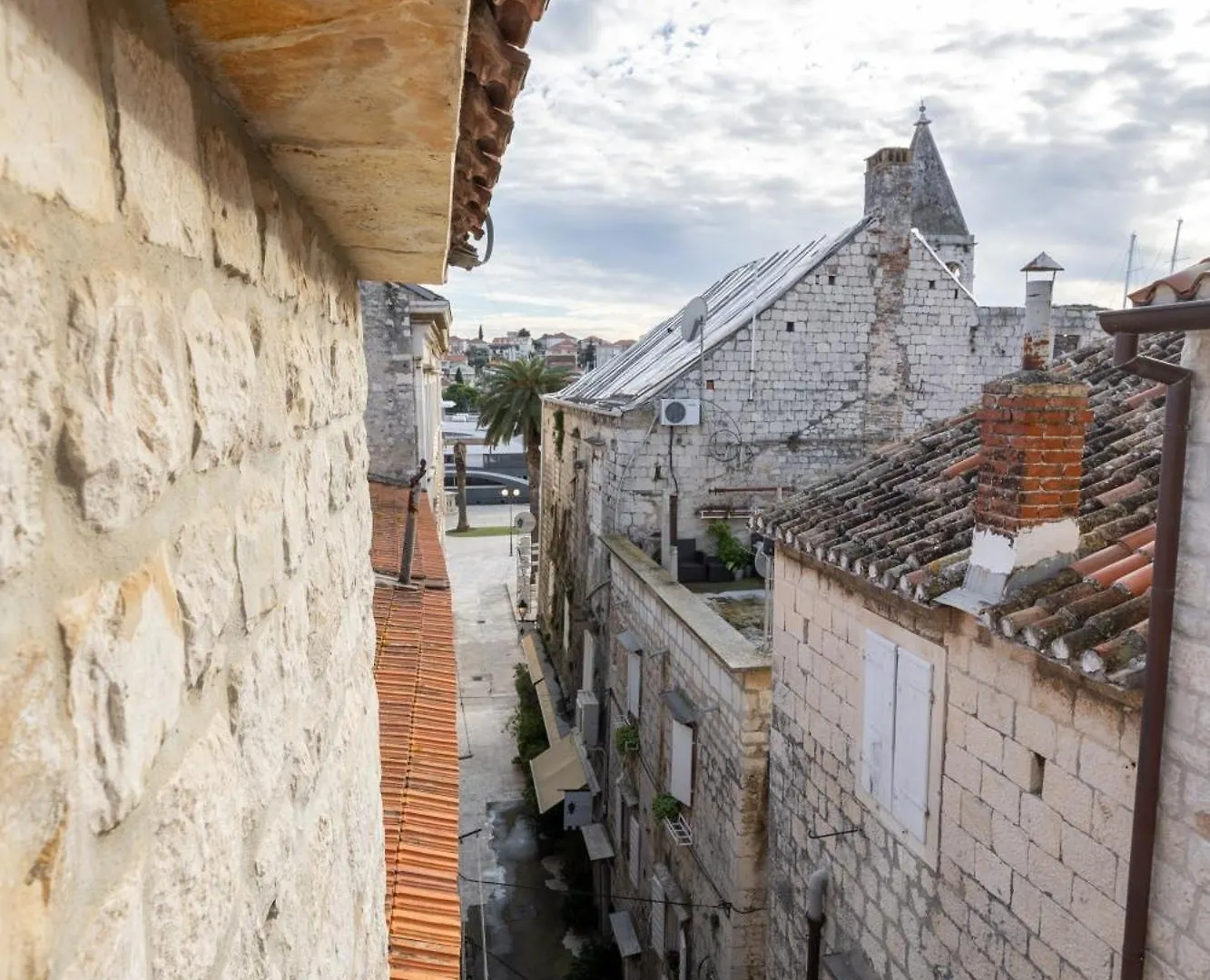 Villa Fontana Trogir Alojamento de Acomodação e Pequeno-almoço