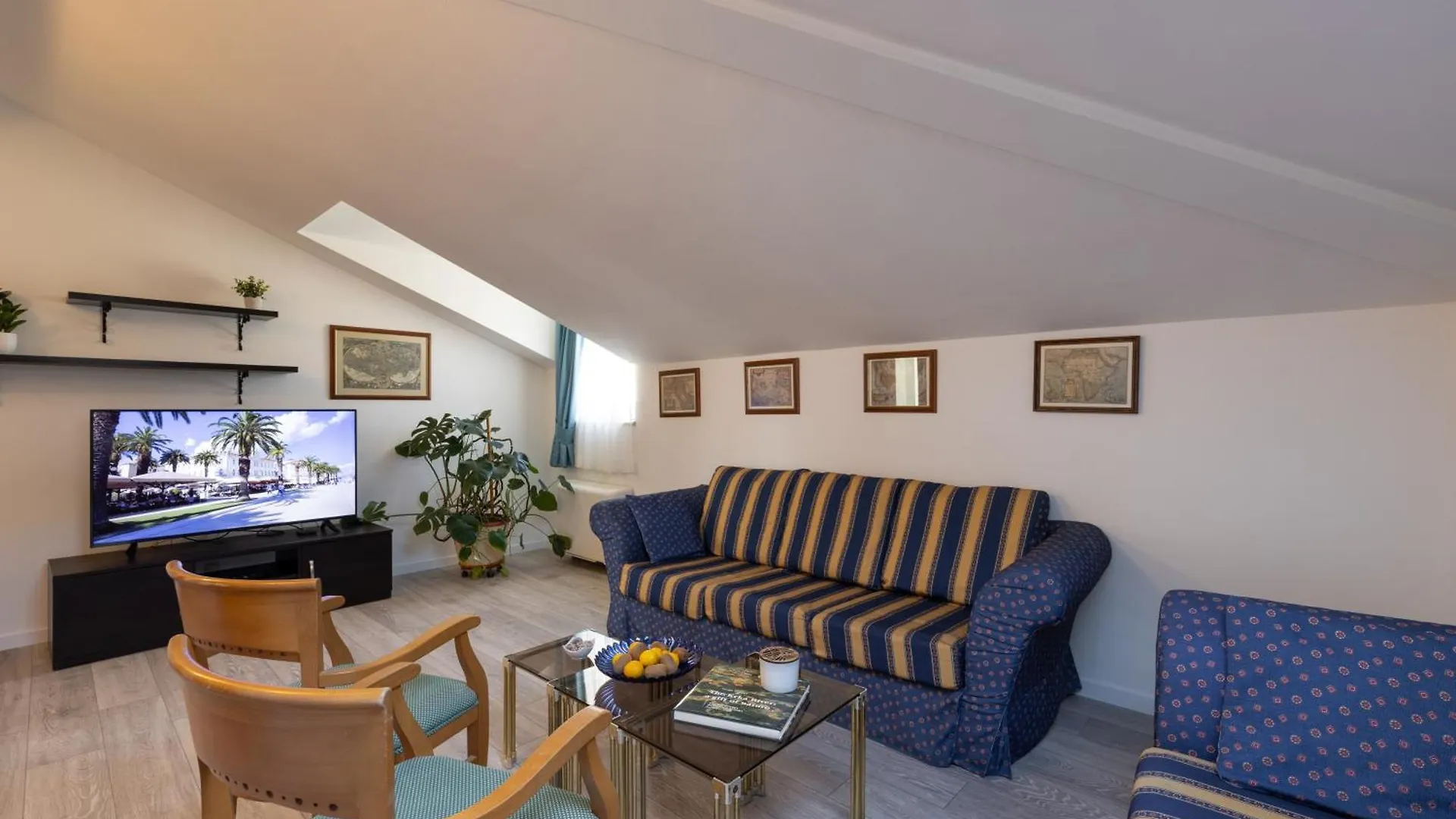Alojamento de Acomodação e Pequeno-almoço Villa Fontana Trogir Croácia